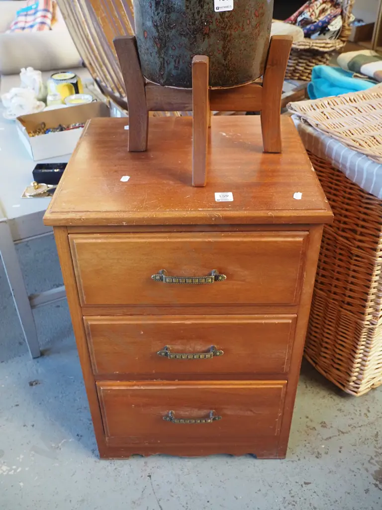 3x drawer bedside cabinet Image 1++