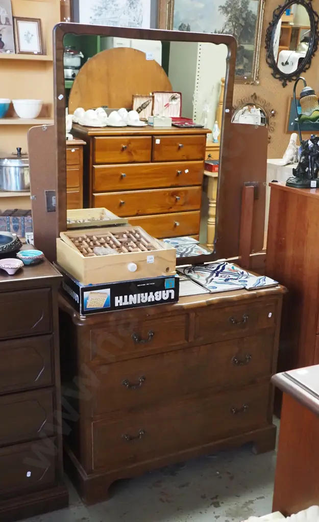 rimu 4 drawer mirror back dresser H-1620 W-850 D-410 Image 1++