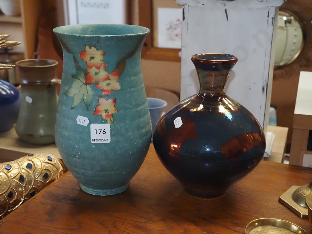 2x vases Image 1++