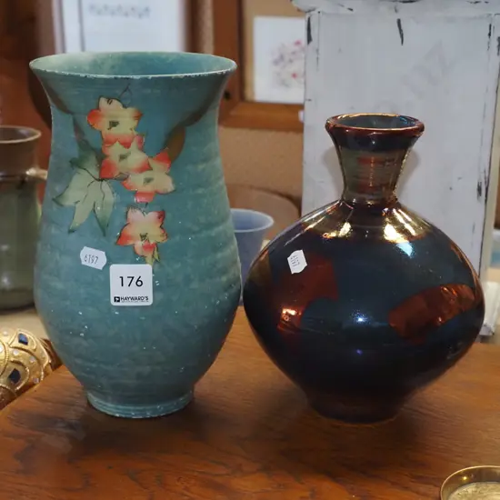 2x vases