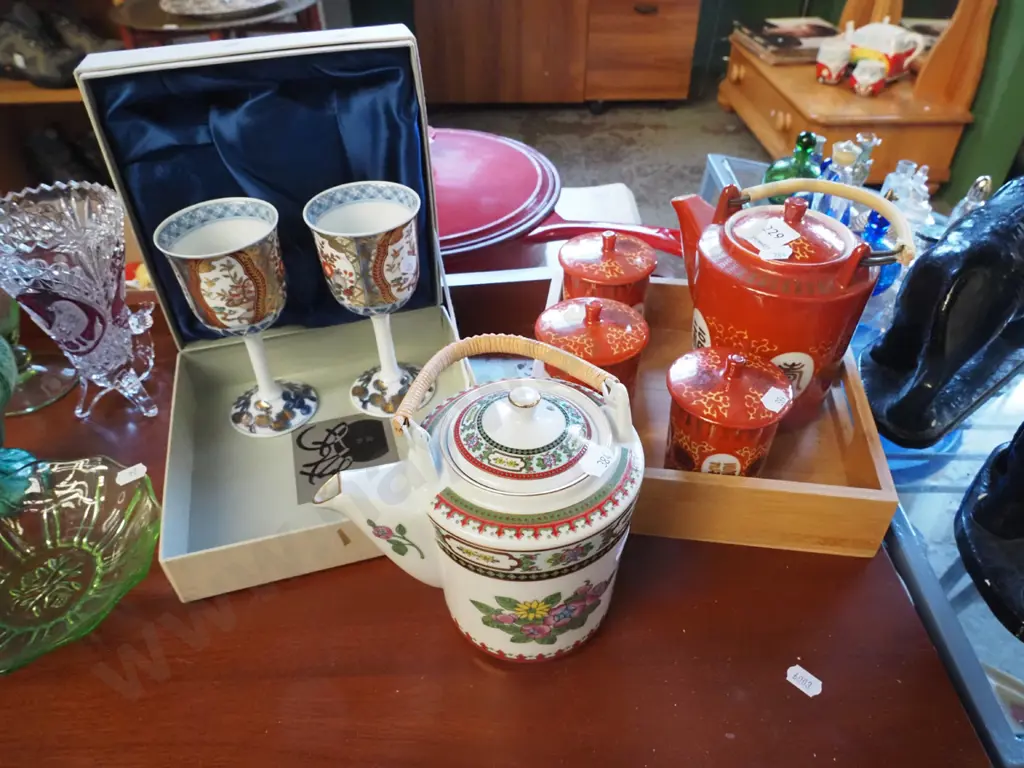 Taiwanese tea set, 2x presentation goblets - both have repairs, extra tea pot Image 1++