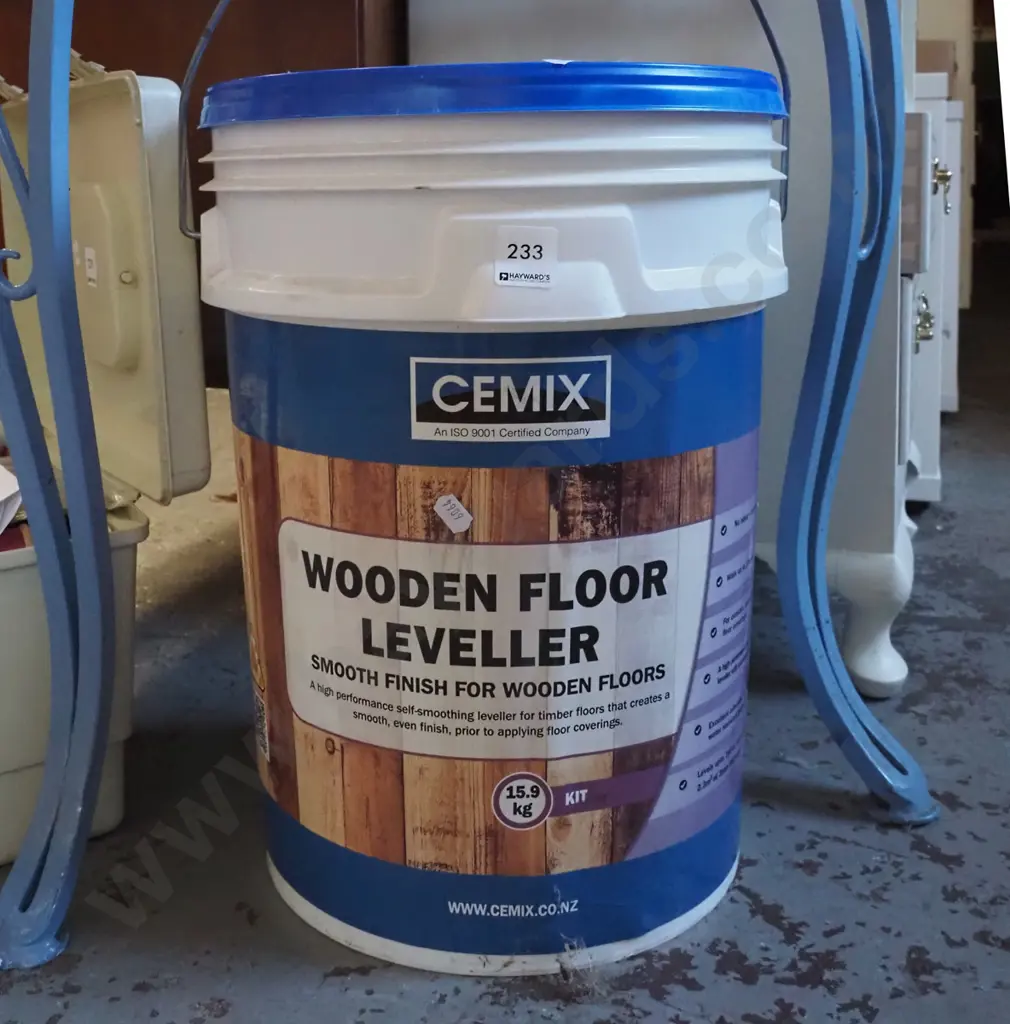 tub of Cemix wooden floor leveller Image 1++