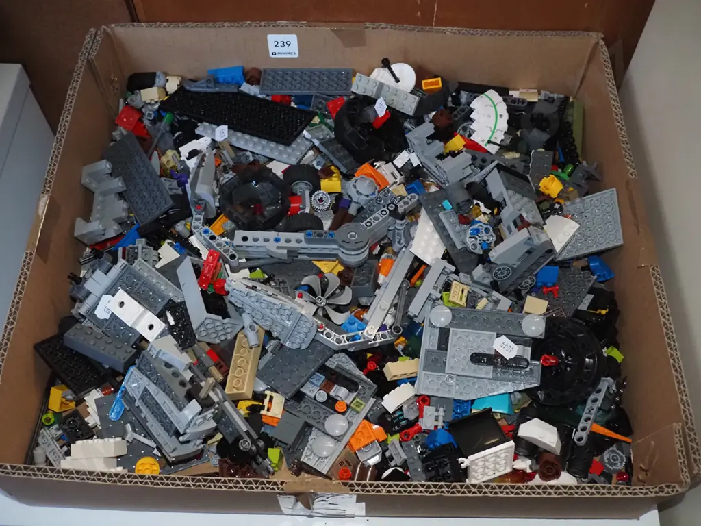 box of Lego Image 1++