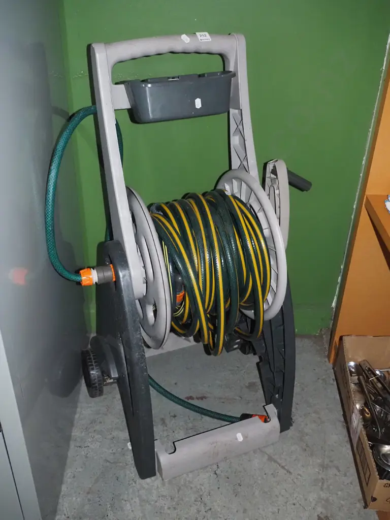 hose reel and hose Image 1++