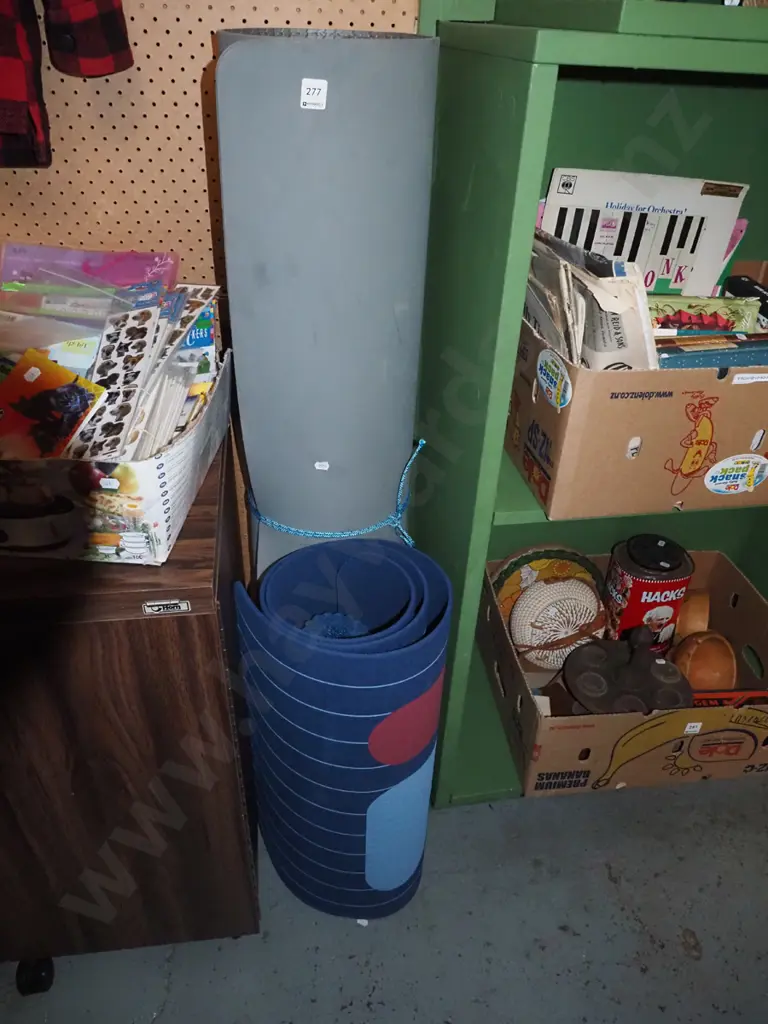 various rolls of foam and foam rollers Large W-1200 Image 1++