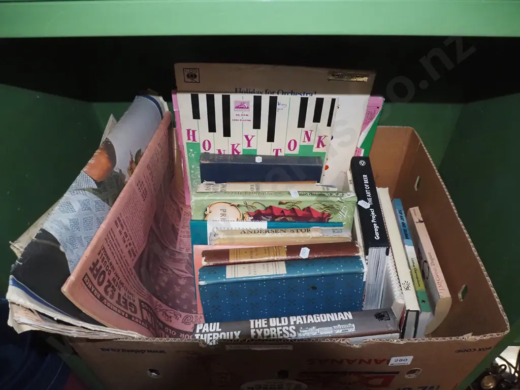 box of books Image 1++