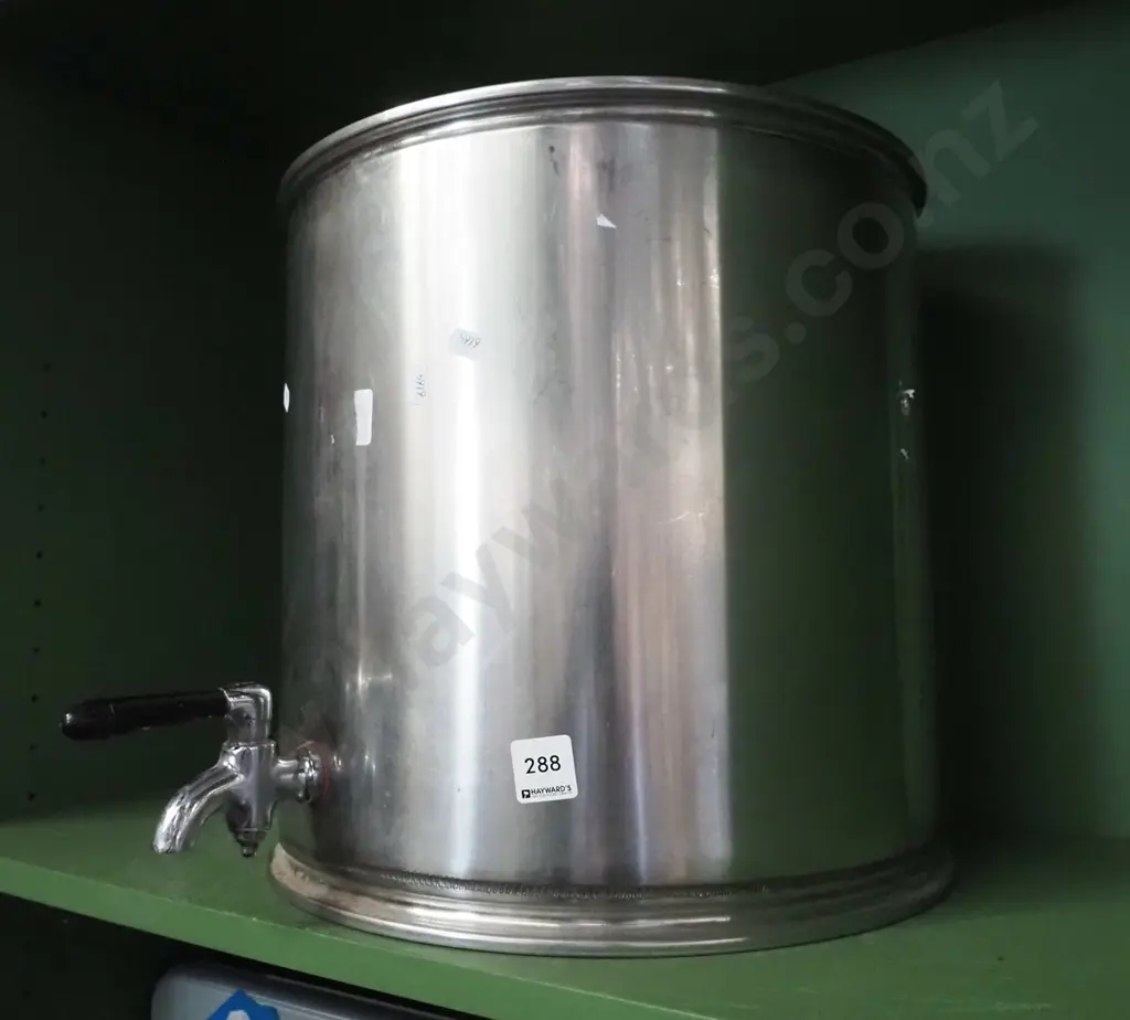 large tea urn Image 1++