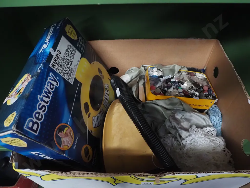 box; inflatable aquatic toy, foot pump, buttons etc Image 1++