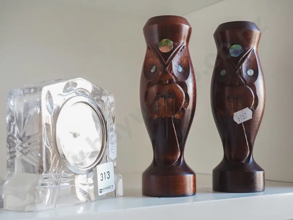 bedside clock, 2x carved salt and peppers Image 1++