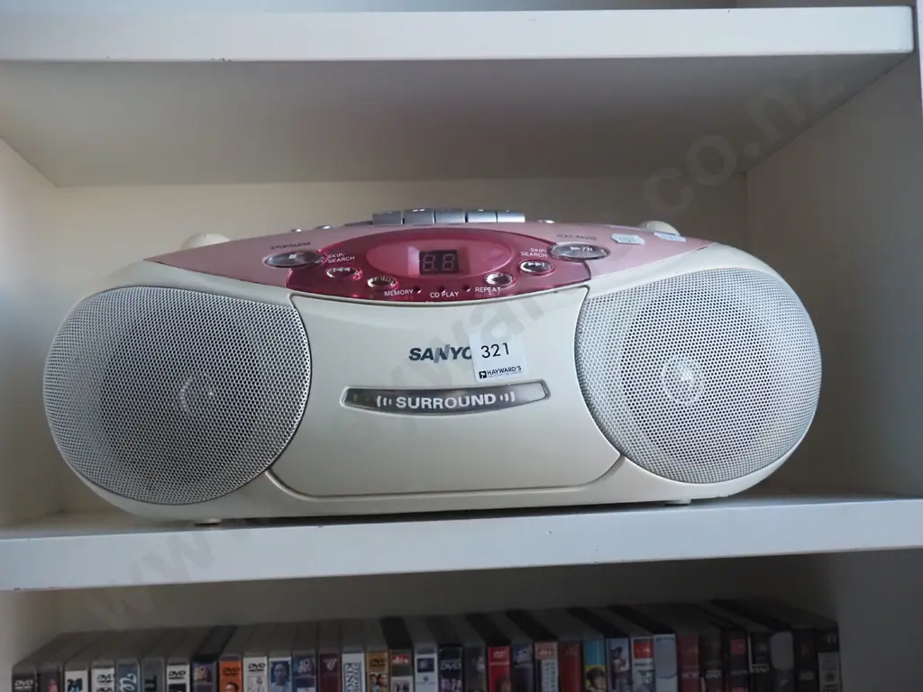 Sanyo radio cassette player Image 1++