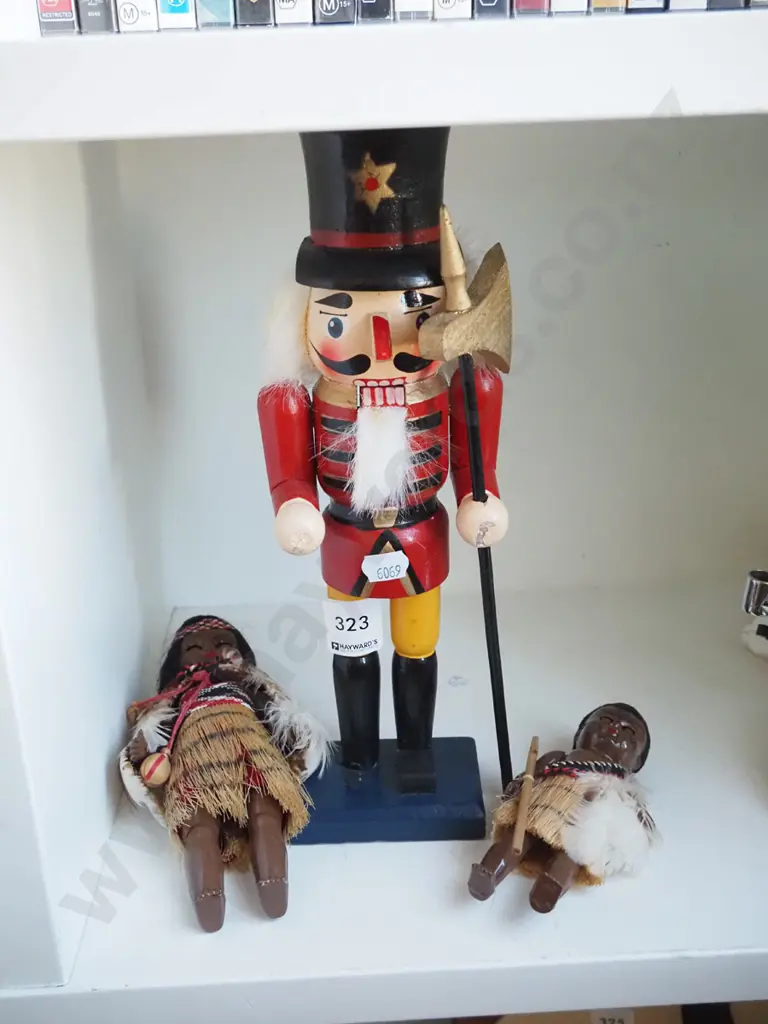 European solider/nutcrackers, 2x dolls Image 1++