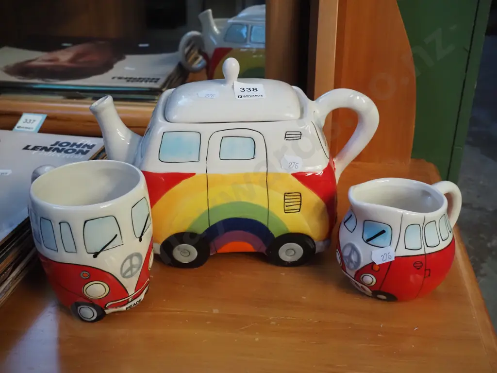 novelty Kombi tea pot, creamer Image 1++