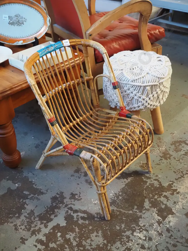 small cane child's chair Image 1++