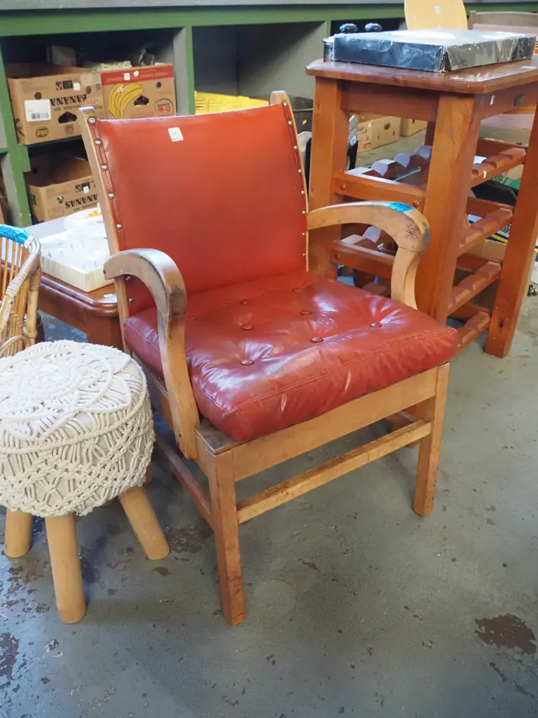 wood and vinyl chair Image 1++