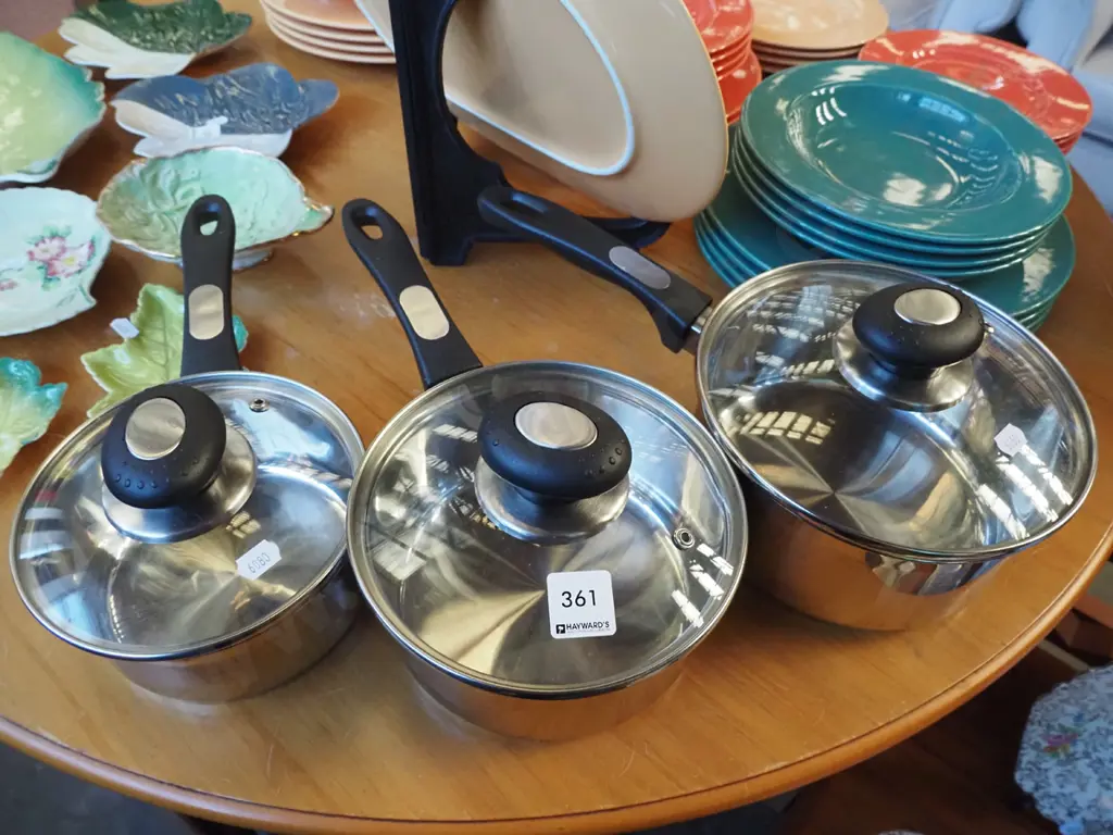 3x lidded sauce pans Image 1++