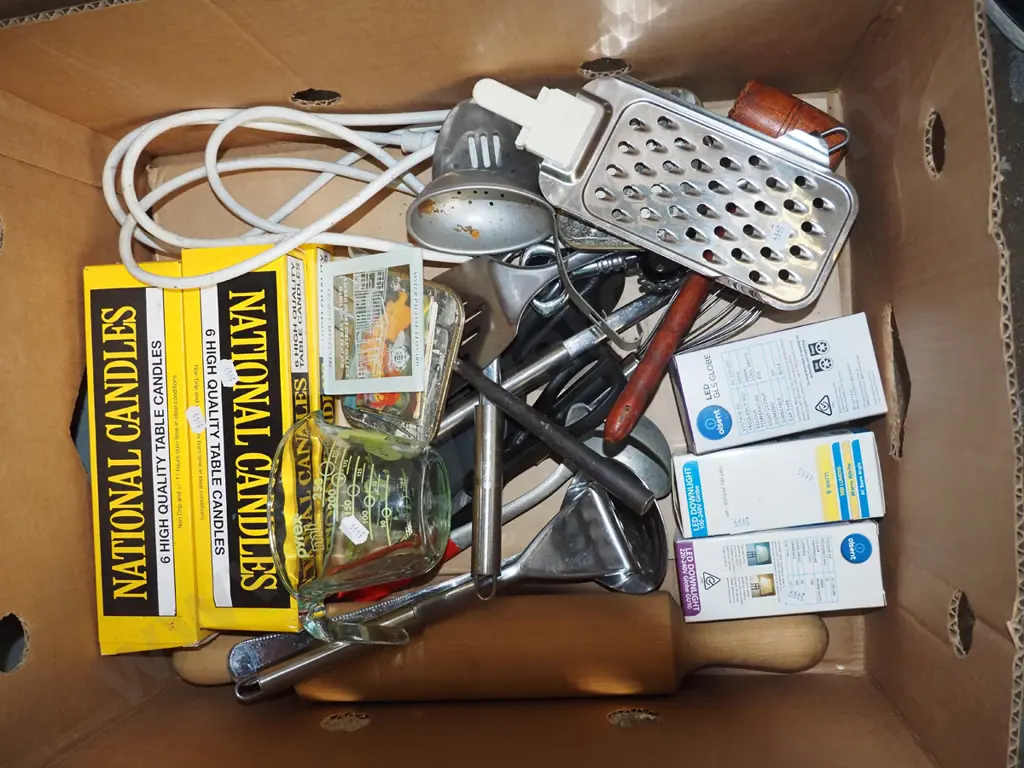 box; candles, kitchen utensils, light bulb set etc Image 1++