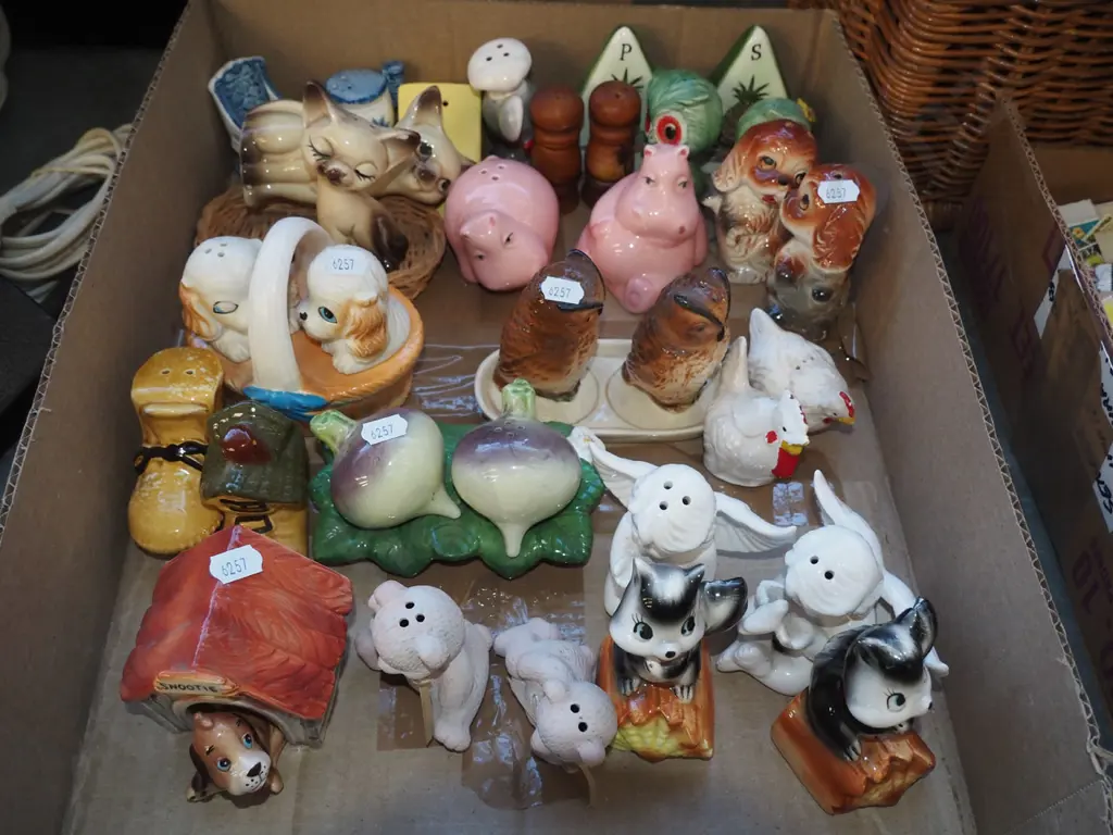 box of novelty salt and peppers Image 1++