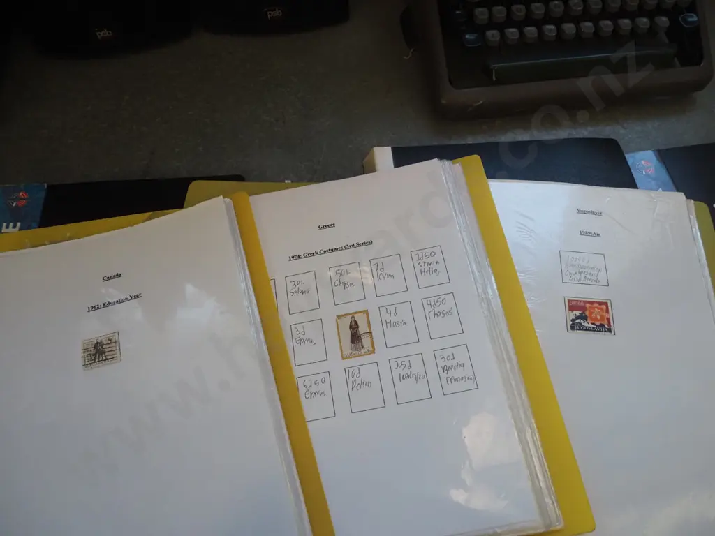 6x clear folders of stamps Image 1++