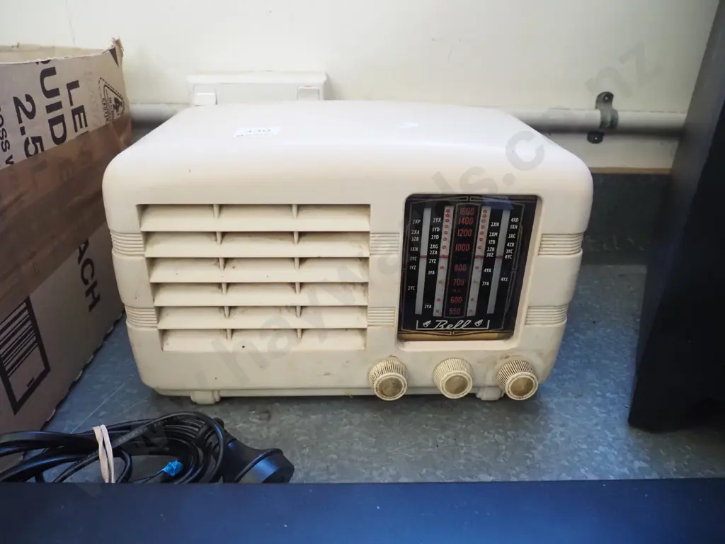 Bell mantle radio - As Is No Returns Image 1++
