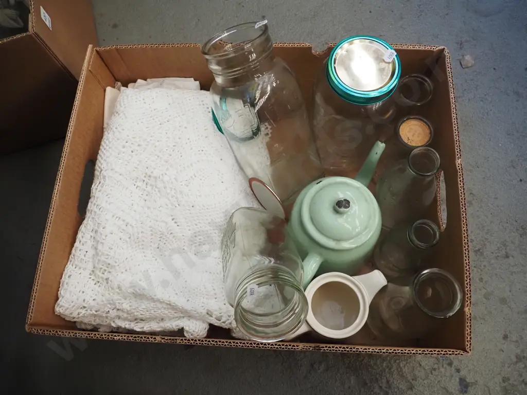 box; tablecloths, jars, tea pot etc Image 1++