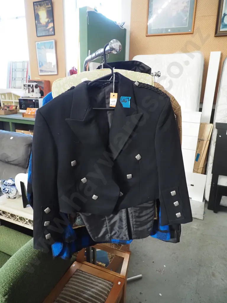 black/blue jacket with tails Image 1++