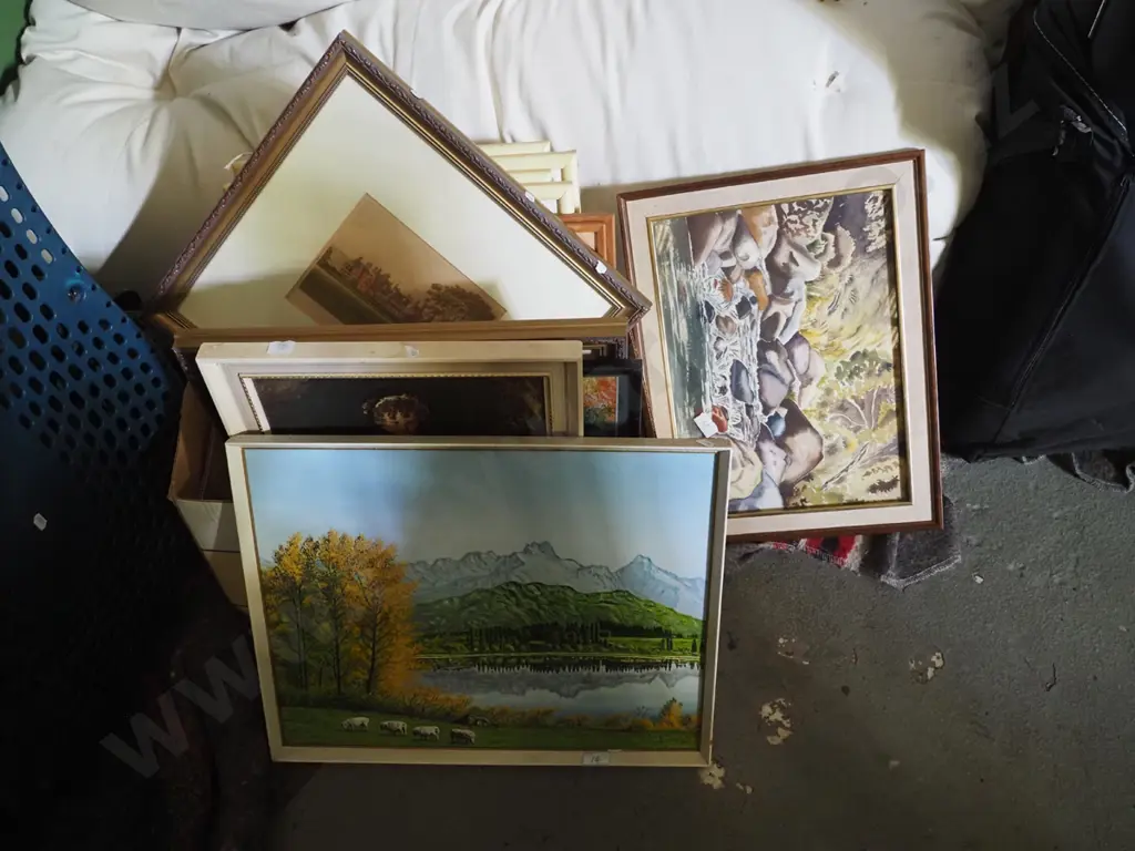 box of prints Image 1++