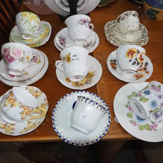 5x trios, 4x cups and saucers