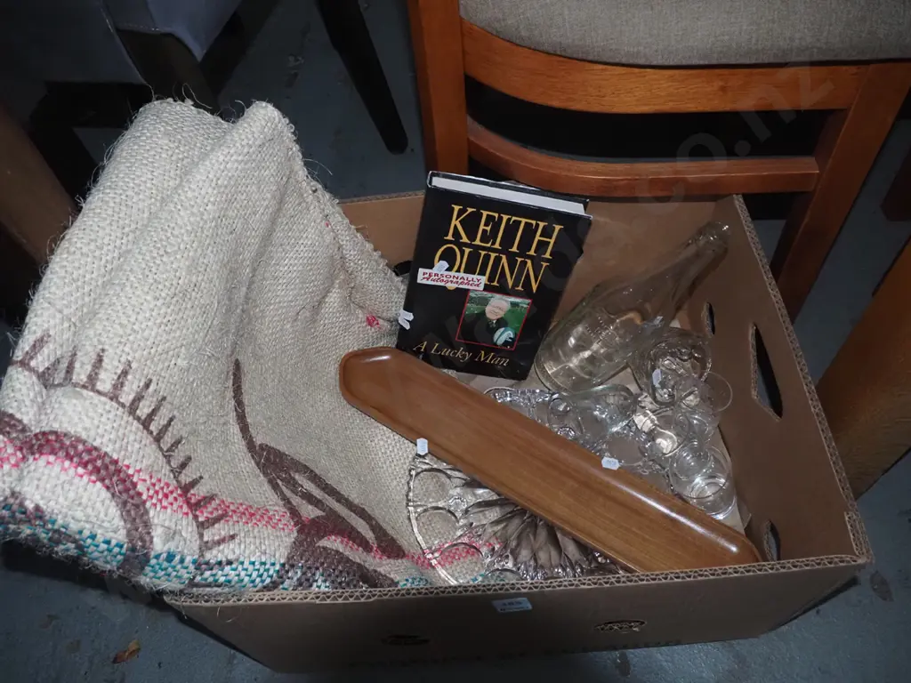 box; coffee bag, wooden tray, glasses etc Image 1++