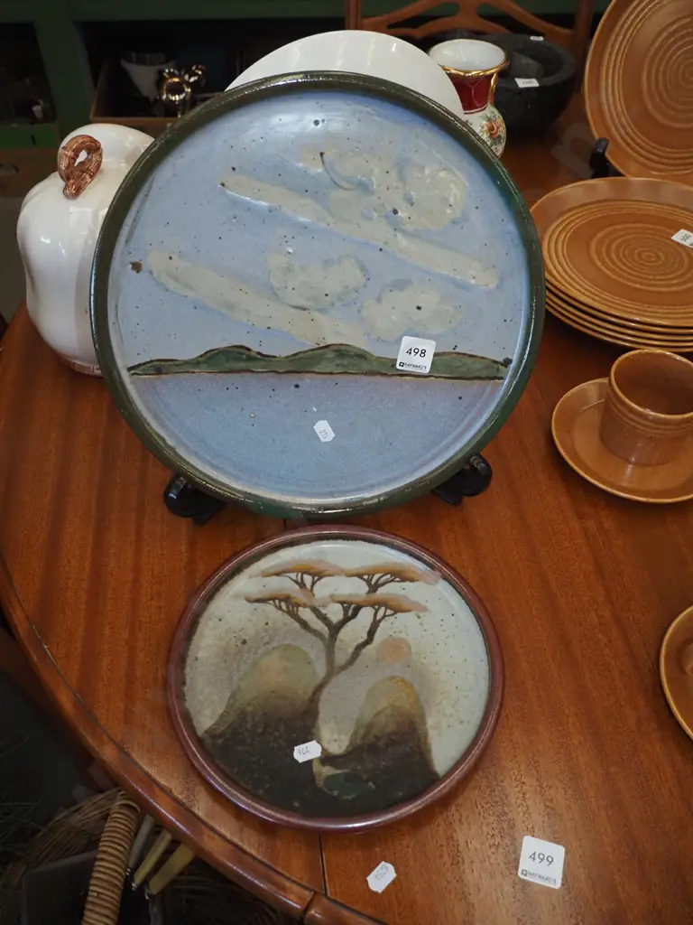 2x sudio pottery  plates Image 1++