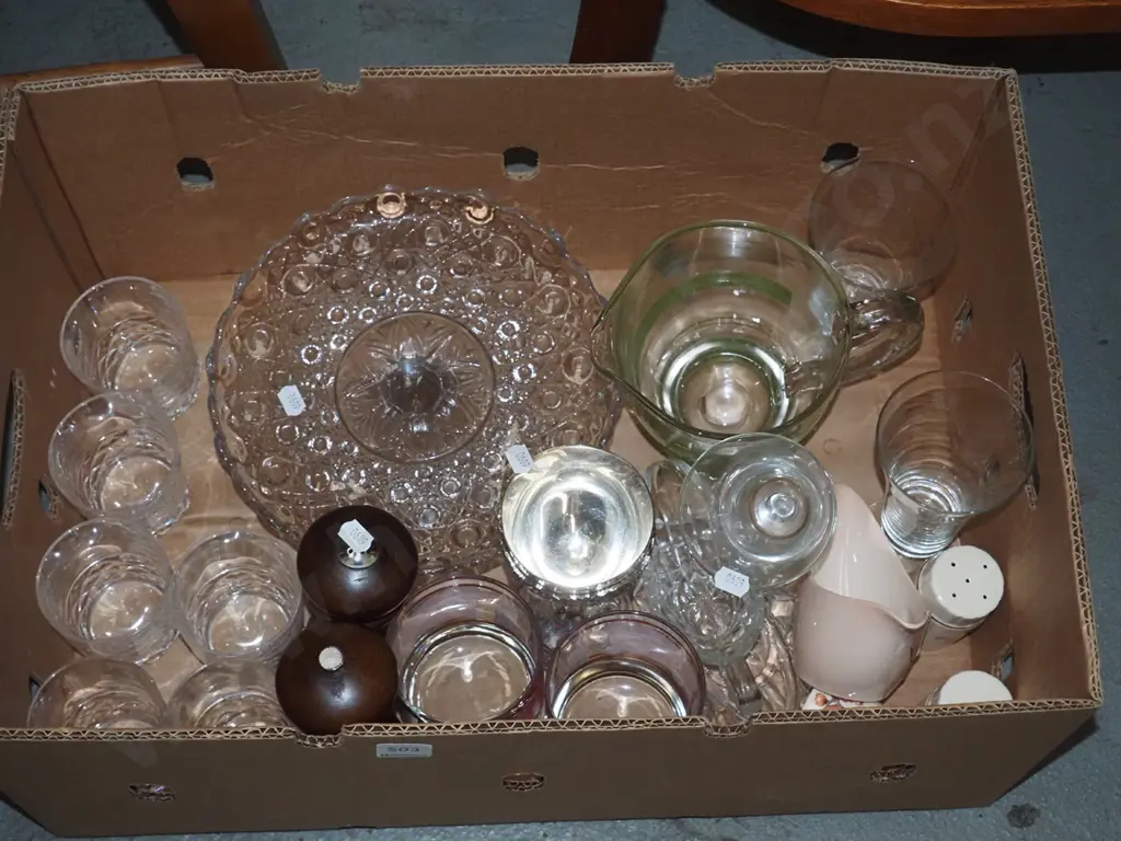 box; cake stands, water jugs, glasses etc Image 1++