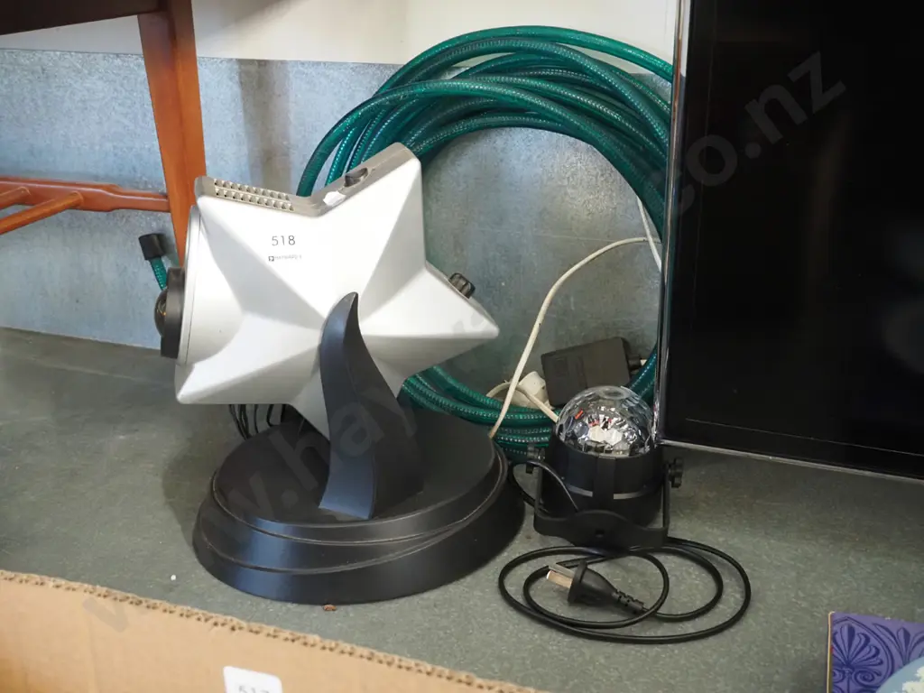 Party light projectors, flashing strip lights Image 1++