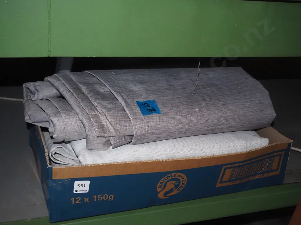 box of curtains Image 1++