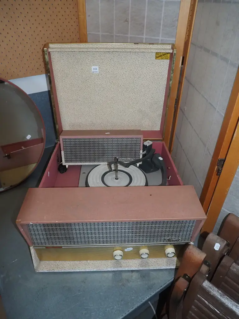 1960s stereophonic portable gramophone Image 1++
