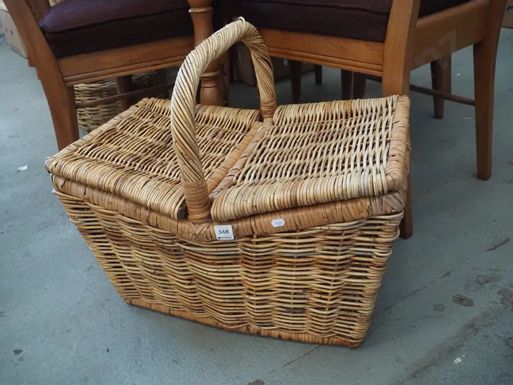 cane picnic hamper Image 1++
