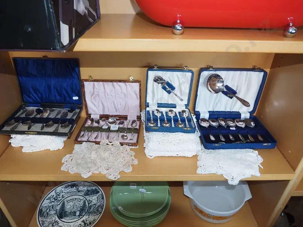 cased cutlery, doilies, placemats etc Image 1++