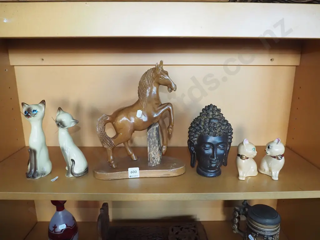 ornaments; cats, buddha etc Image 1++
