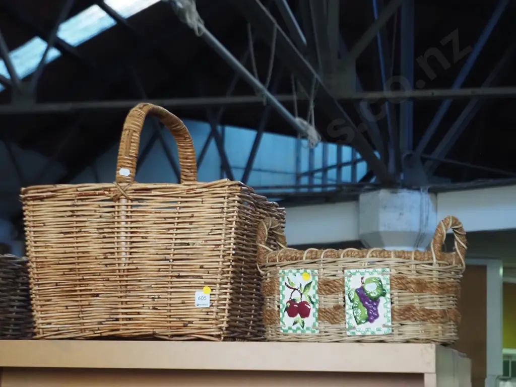 2x cane baskets - 1 has ceramic tiles - yellow dots Image 1++