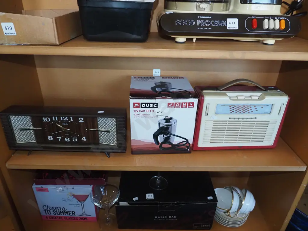 mantle clock, 12v car kettle, transistor radio Image 1++