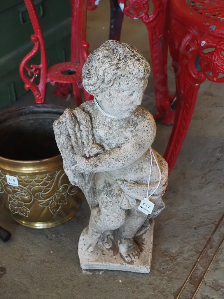 concrete statue H-490 Image 1++
