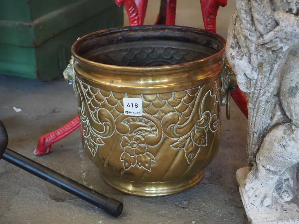 brass jardiniere Image 1++