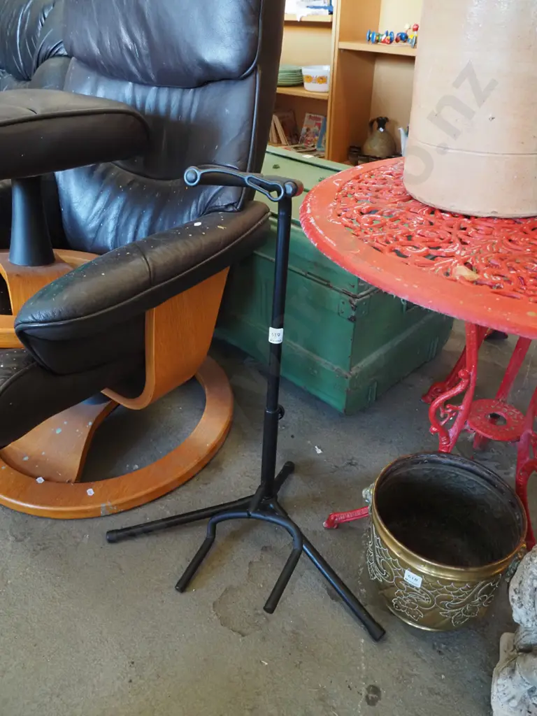 guitar stand Image 1++