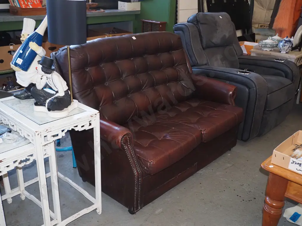 brown deep-button leather 2 seater settee Image 1++
