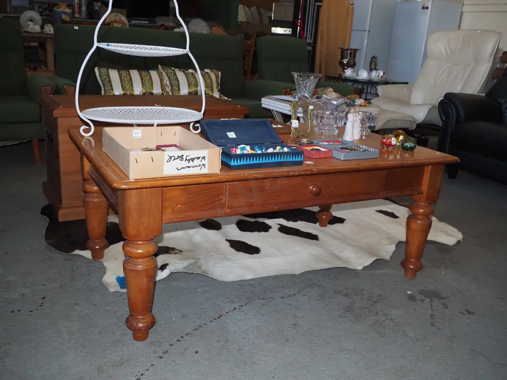 turned leg pine coffee  table with single drawer - some marks to surface Image 1++