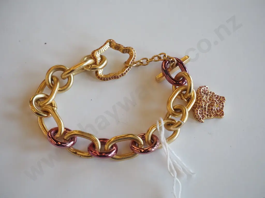 golden chain bracelet Image 1++
