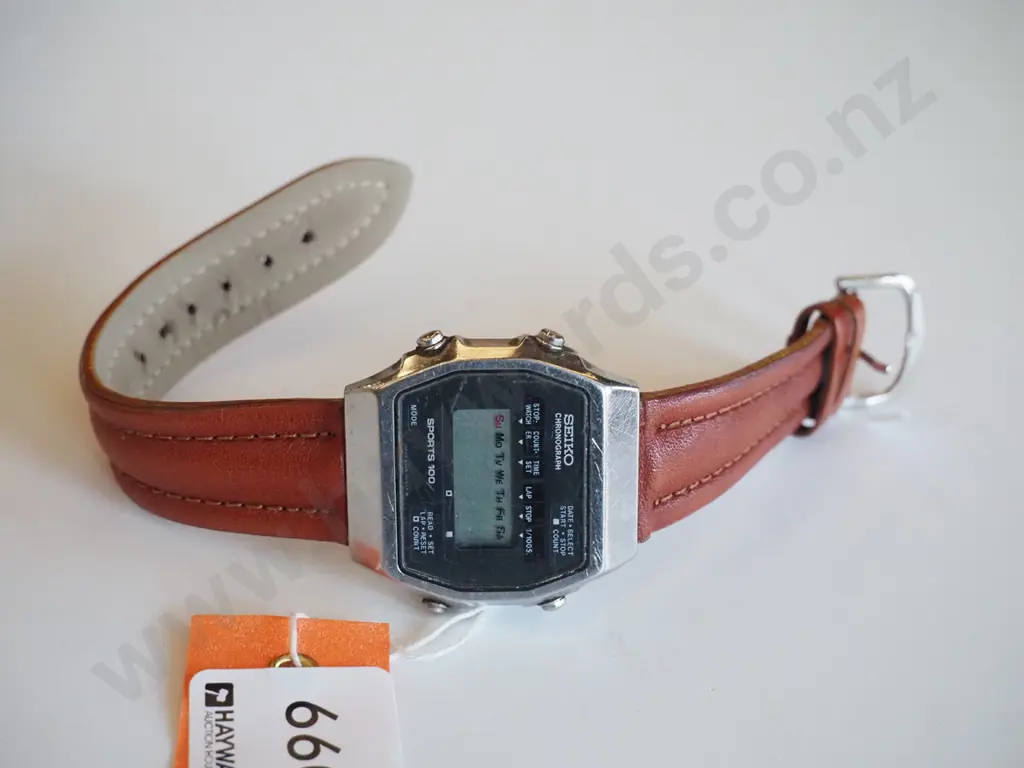 Seiko digital watch Image 1++