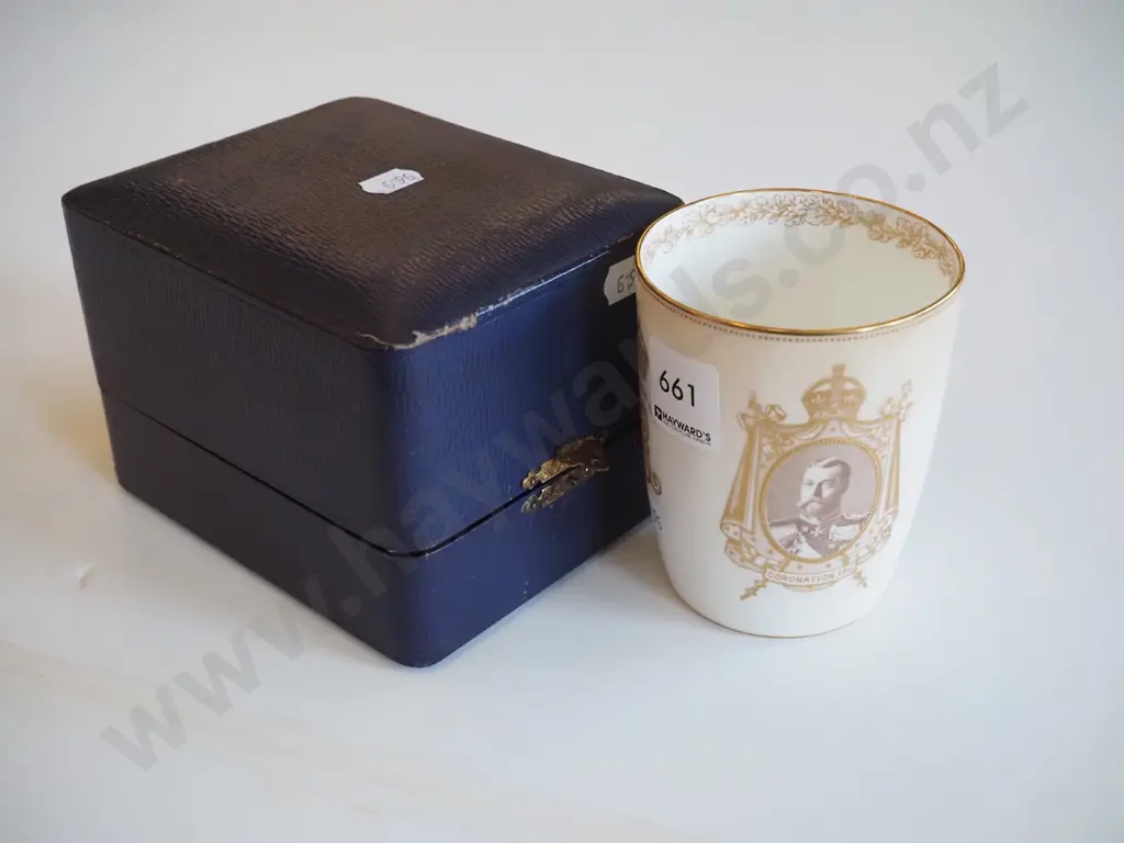 King George coronation mug in presentation case Image 1++