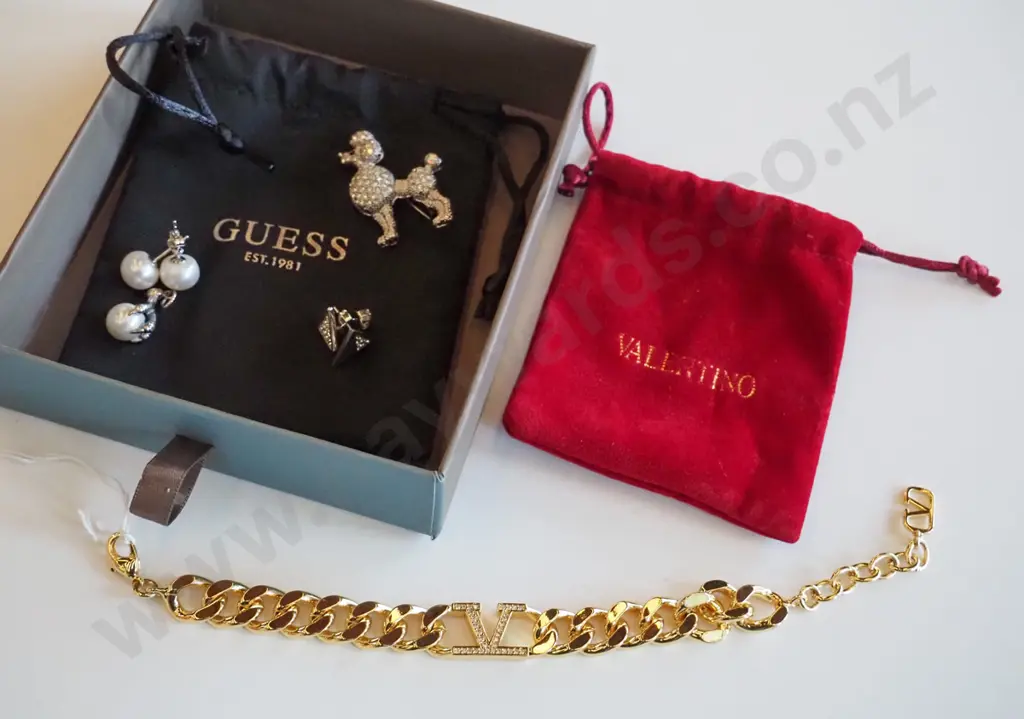 golden bracelet, charms, earrings Image 1++