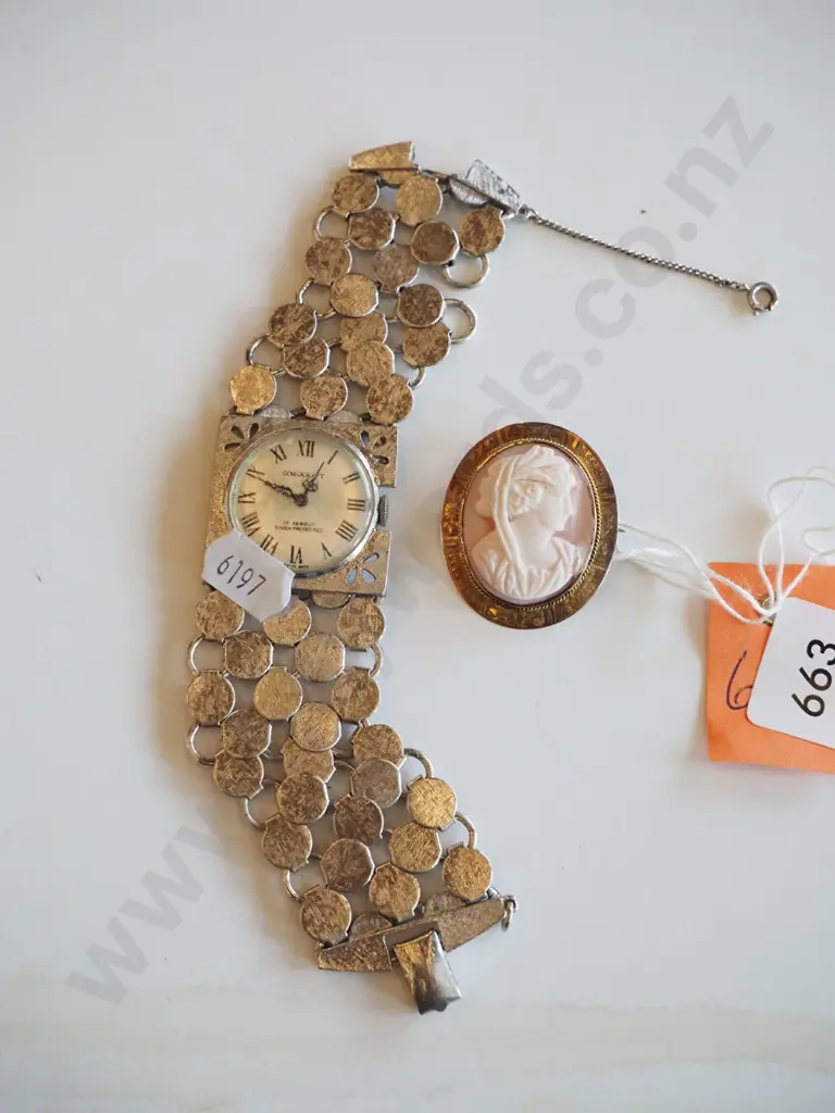 wristwatch, cameo brooch Image 1++