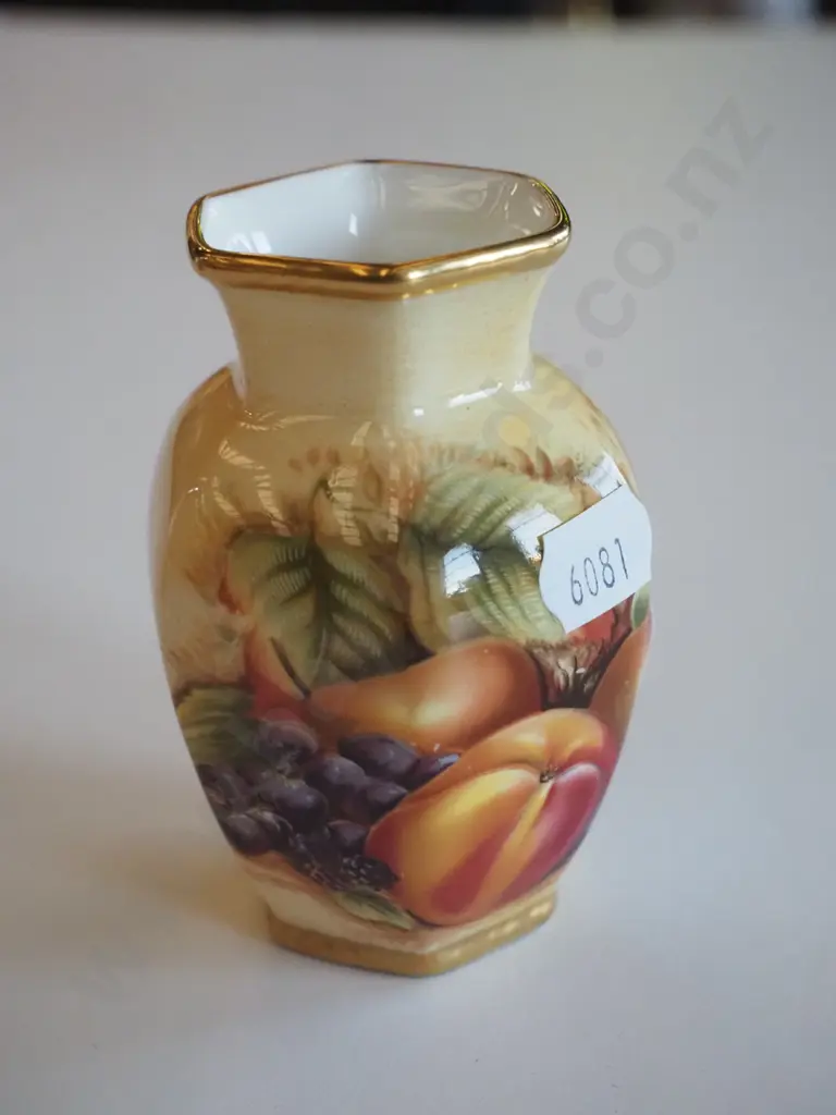 Aynsley Orchrd gold bud vase Image 1++
