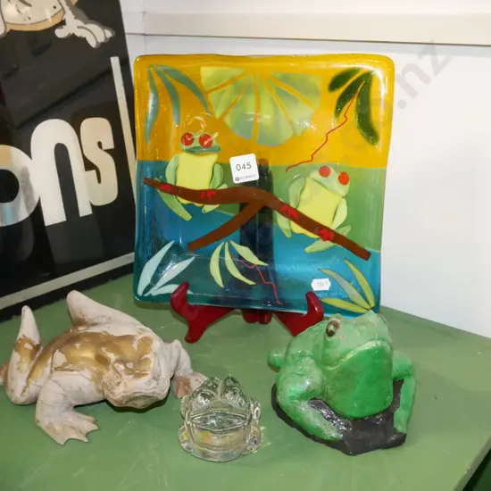 ornamental frogs, hand painted glass frog plate